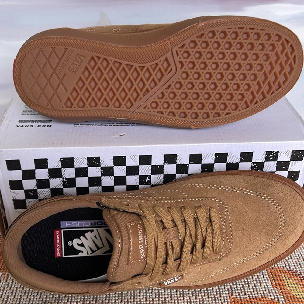 Vans WMNS Gilbert Crockett
Brown/Gum
VN0A5JIFB7G
Sneakers - Picture 4 of 16